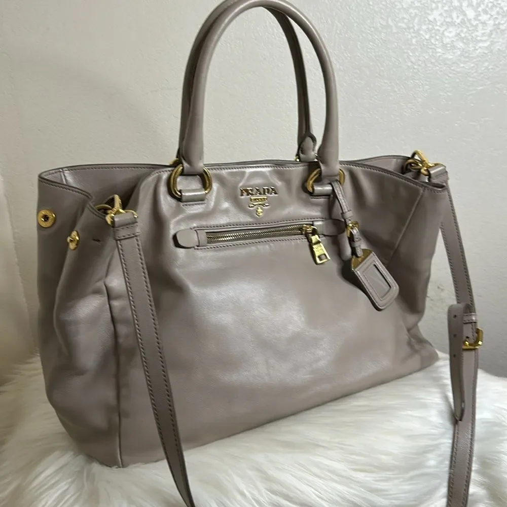 💯Authentic Prada Two-way Tote Bag🍀
